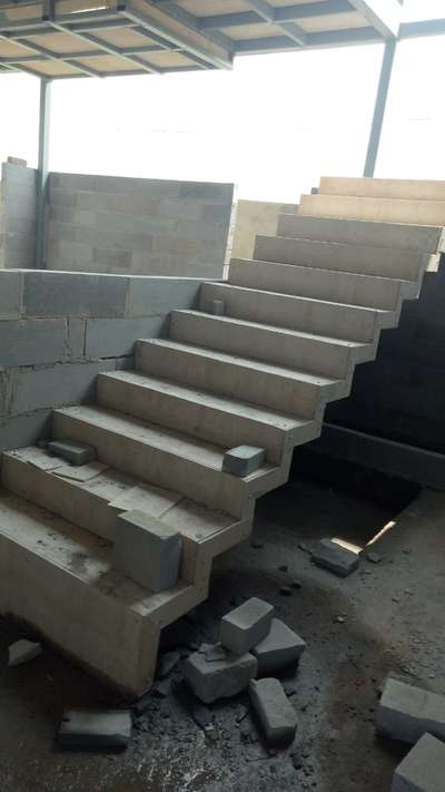 Staircase Designs by Contractor Gurjeet Sobti, Delhi | Kolo