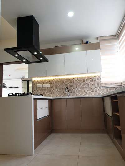 Kitchen, Lighting, Storage, Flooring, Ceiling Designs by Interior Designer Nidun Francis, Bengaluru | Kolo