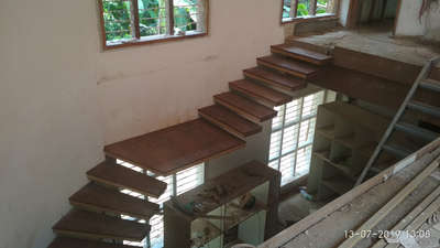 Staircase Designs by Contractor udayakumar kizhzakkumpattukara, Thrissur | Kolo