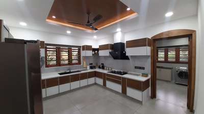 Ceiling, Kitchen, Lighting, Storage, Flooring Designs by Contractor Balu Cherian, Kollam | Kolo
