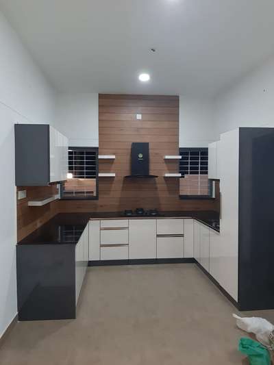 Kitchen, Lighting, Storage Designs by Contractor Mojo Homes, Thiruvananthapuram | Kolo