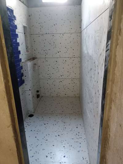 Wall, Bathroom Designs by Flooring Ameen Patel, Dewas | Kolo