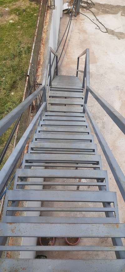 Staircase Designs by Fabrication & Welding sanju parmar, Ujjain | Kolo