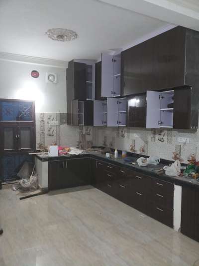 Kitchen, Storage Designs by Carpenter arhaan mirza, Delhi | Kolo