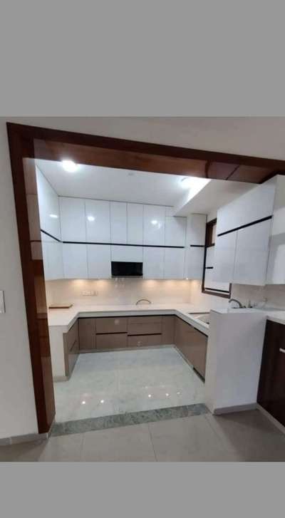 Kitchen, Lighting, Storage Designs by Carpenter VM Interior Decorators, Gautam Buddh Nagar | Kolo