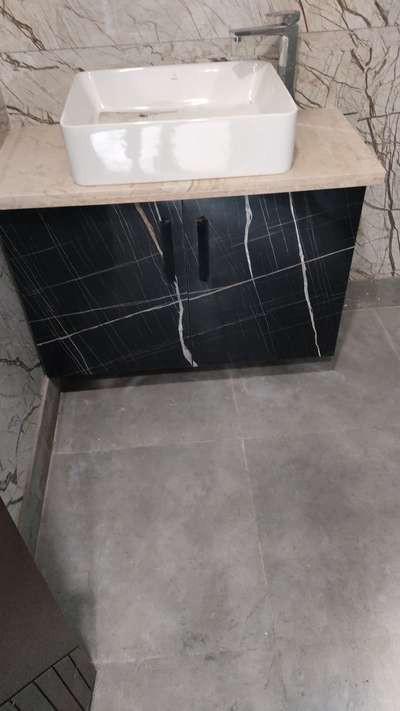 Bathroom Designs by Carpenter rehan carpenter, Delhi | Kolo