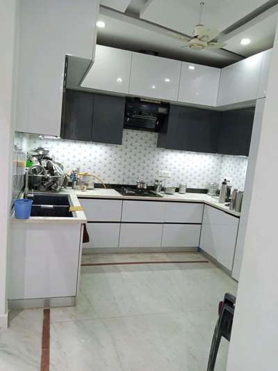 Kitchen, Lighting, Storage Designs by Interior Designer AR KRITIKA  Tyagi, Delhi | Kolo