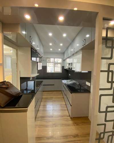 Kitchen, Lighting, Ceiling, Storage Designs by Contractor liza home interior, Noida | Kolo