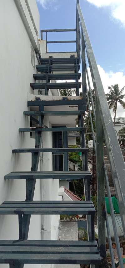Staircase Designs by Contractor Nigil Panoor Kannan, Ernakulam | Kolo