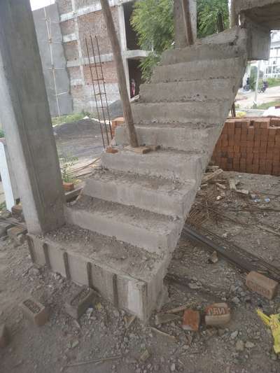 Staircase Designs by Civil Engineer Hemant  civilengineer , Bhopal | Kolo