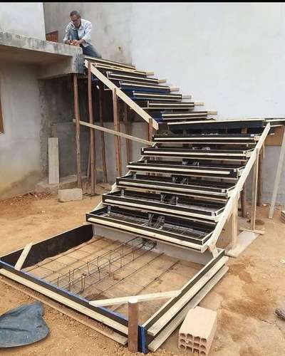 Staircase Designs by Contractor അലവി  kk, Malappuram | Kolo
