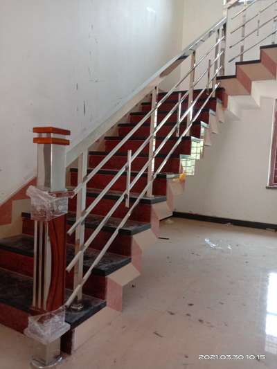 Staircase Designs by Home Owner Pradeep Bhaskar, Pathanamthitta | Kolo