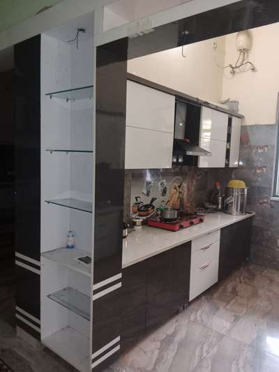 Kitchen, Storage Designs by Contractor Rahis khan, Sonipat | Kolo