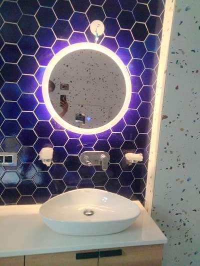 Bathroom Designs by Glazier Aadil Khan, Delhi | Kolo