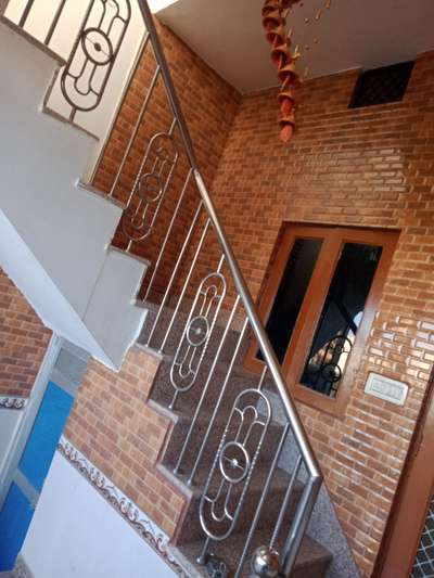 Staircase, Wall, Window Designs by Contractor damodar prajapat, Jodhpur | Kolo