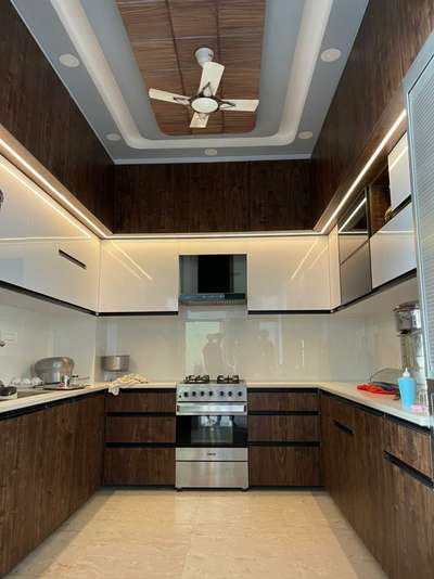 Kitchen, Storage, Lighting Designs by Contractor Live interior, Delhi | Kolo