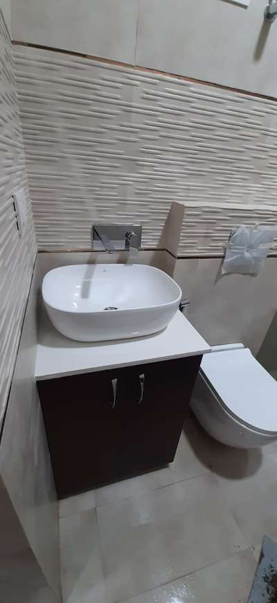Bathroom Designs by Contractor Kutub Interiors, Ghaziabad | Kolo
