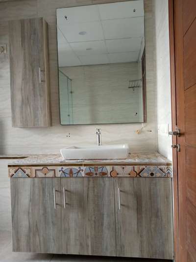 Bathroom Designs by Carpenter Zeeshan Ali, Ghaziabad | Kolo