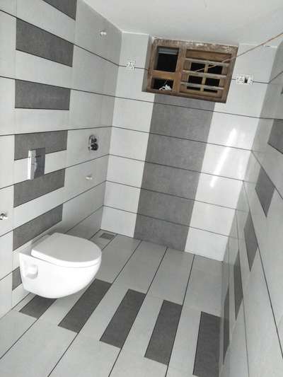 Bathroom Designs by Flooring Basheer p, Malappuram | Kolo