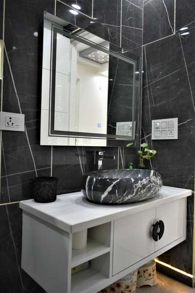 Bathroom Designs by Interior Designer SHASHANK  SINGHANIA, Delhi | Kolo