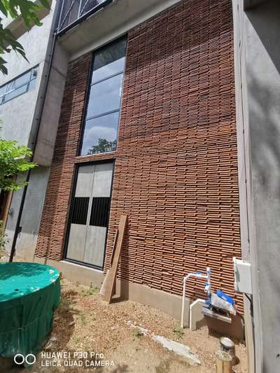Wall Designs by Civil Engineer LAKS  building concept , Kollam | Kolo