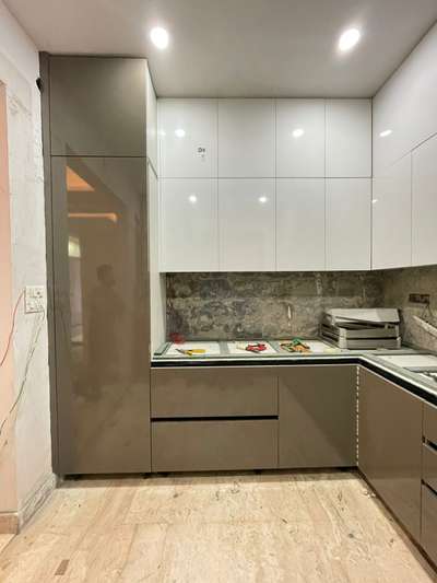 Kitchen, Lighting, Storage Designs by Carpenter shahalam saifi, Delhi | Kolo