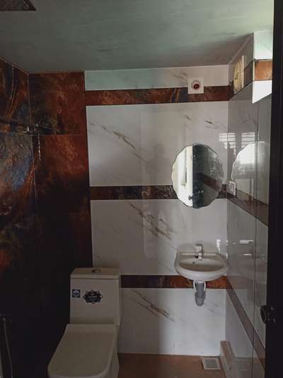 Bathroom Designs by Flooring Mansoor ali, Malappuram | Kolo