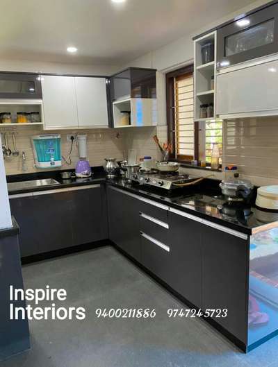 Kitchen Designs by Carpenter Velayudhan Velayudhan, Kannur | Kolo