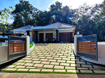 Exterior, Flooring Designs by Architect Rajan Daniel , Kottayam | Kolo