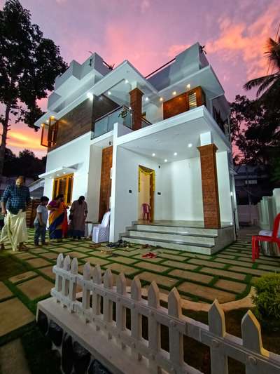 Exterior, Lighting Designs by Contractor Rekesh Rk, Thiruvananthapuram | Kolo