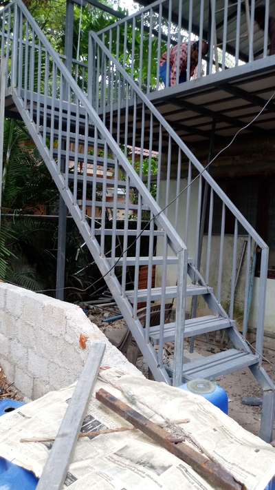 Staircase Designs by Contractor Jayasree unni Kudamaloor, Kottayam | Kolo