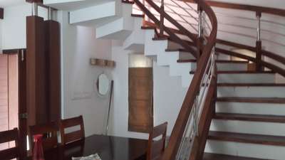 Staircase, Dining Designs by Contractor Praveen   Pariyapurath , Kozhikode | Kolo