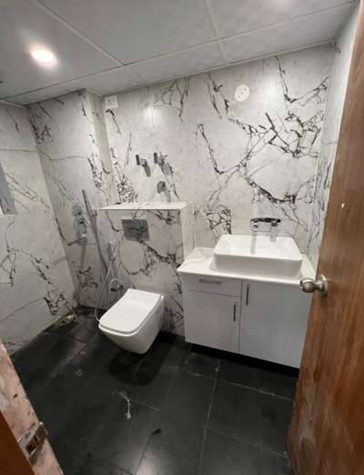Bathroom Designs by Interior Designer HIBA INTERIOR S, Noida | Kolo