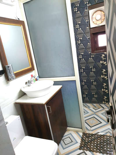 Bathroom Designs by Interior Designer RAVI  CHANDRA , Sonipat | Kolo