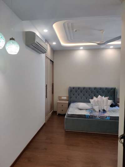 Furniture, Bedroom, Ceiling, Lighting, Storage Designs by Contractor Babalu Tomar, Gurugram | Kolo