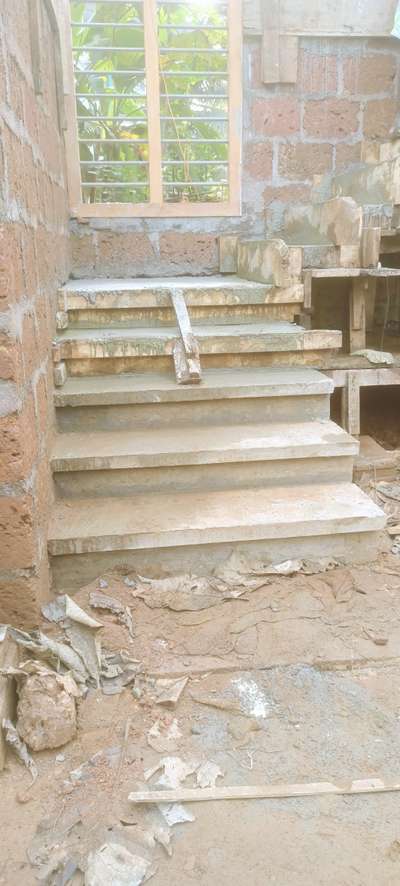 Staircase Designs by Contractor vineesh kvs, Kozhikode | Kolo