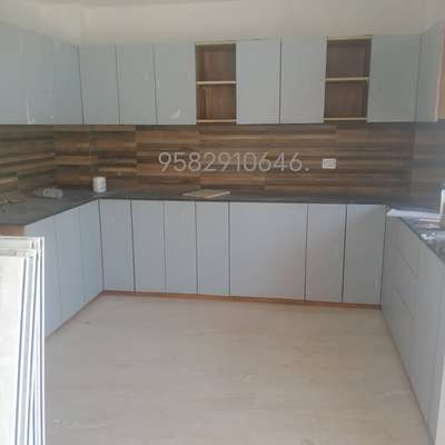 Kitchen, Storage, Flooring Designs by Carpenter Udayveer Singh, Gautam Buddh Nagar | Kolo