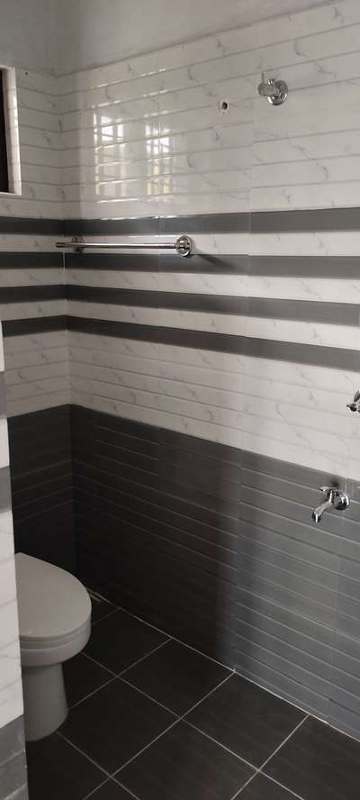Bathroom Designs by Flooring noufal sunu, Kollam | Kolo