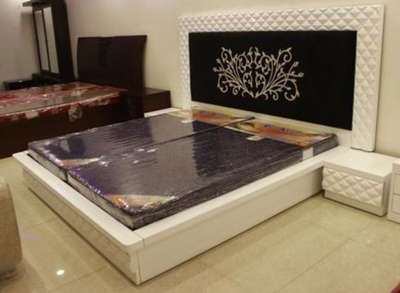 Furniture, Bedroom Designs by Contractor jaideep sharma, Panipat | Kolo