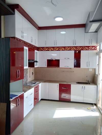 Kitchen, Storage Designs by Carpenter Aliraza Saifi, Noida | Kolo