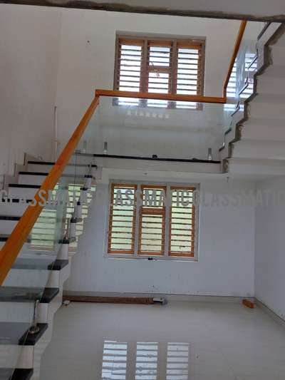 Staircase Designs by Glazier Hashik GLASSMATIC, Kannur | Kolo