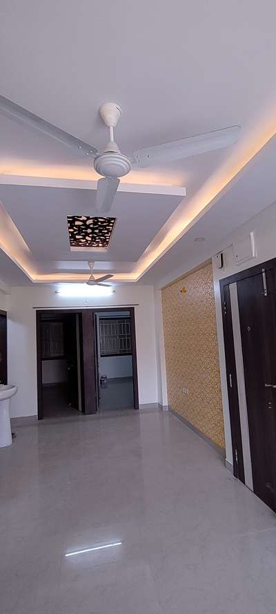 Ceiling, Door, Flooring, Lighting, Wall Designs by Contractor Aakash Shakya, Bhopal | Kolo