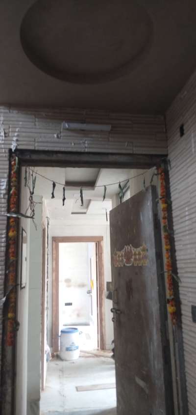 Door, Ceiling Designs by Contractor Chand Mohammad, Ghaziabad | Kolo