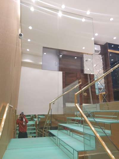 Ceiling, Lighting, Staircase Designs by Contractor Bhavyaa Solutions, Indore | Kolo