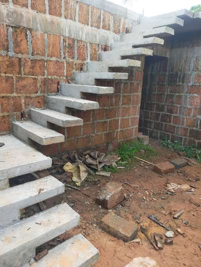 Staircase Designs by Contractor Abdulkareem Abdu, Kannur | Kolo