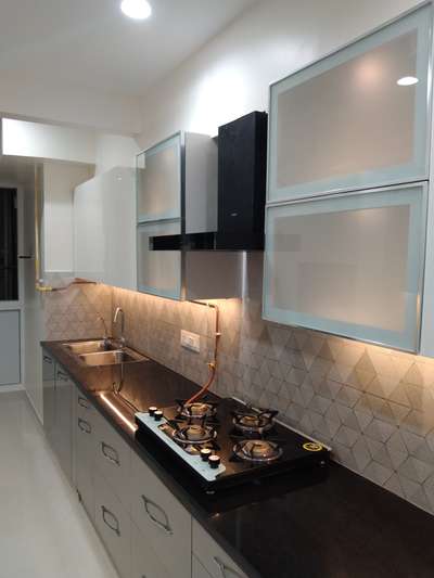 Kitchen, Lighting, Storage Designs by Contractor Skyline Engineers, Ghaziabad | Kolo