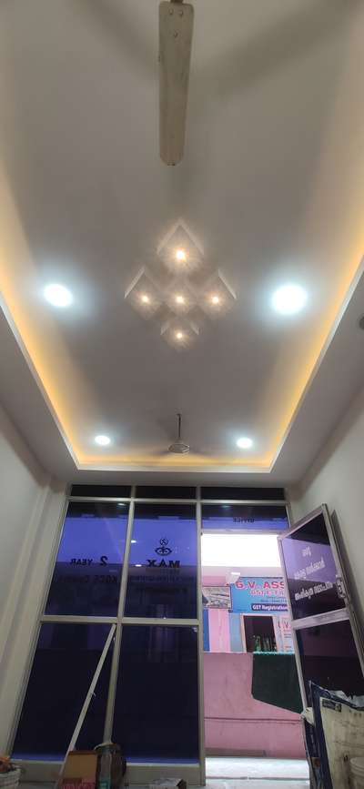 Ceiling, Lighting, Wall, Door Designs by Architect HOUSE OF  ATHENIA , Kollam | Kolo