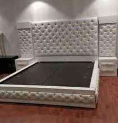 Bedroom, Furniture Designs by Contractor ROYAL CONTRACTOR   DECOR, Faridabad | Kolo