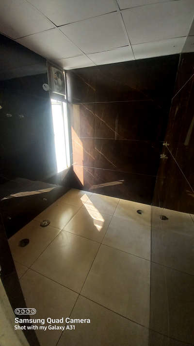 Bathroom, Flooring Designs by Contractor virender Kumar  yadav , Ghaziabad | Kolo