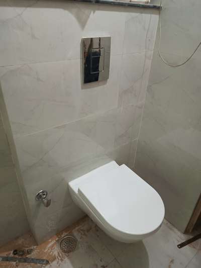 Bathroom Designs by Plumber Nand Kishor, Delhi | Kolo